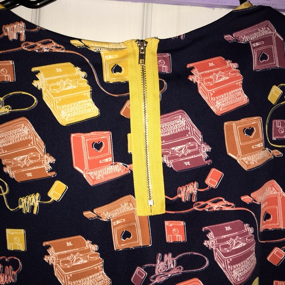 ModCloth Computer Top - Picture 3 of 3